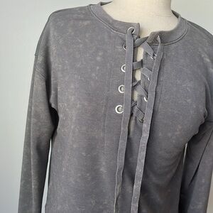 Mudd Gray stretchy tie front Top with long sleeves